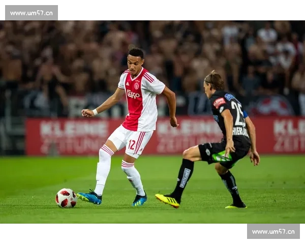 生死对决一触即发足球晋级赛燃爆全城热血争夺巅峰门票荣耀时刻 - 副本 (3) 生死对决一触即发足球晋级赛燃爆全城热血争夺巅峰门票荣耀时刻 - 副本 (3)